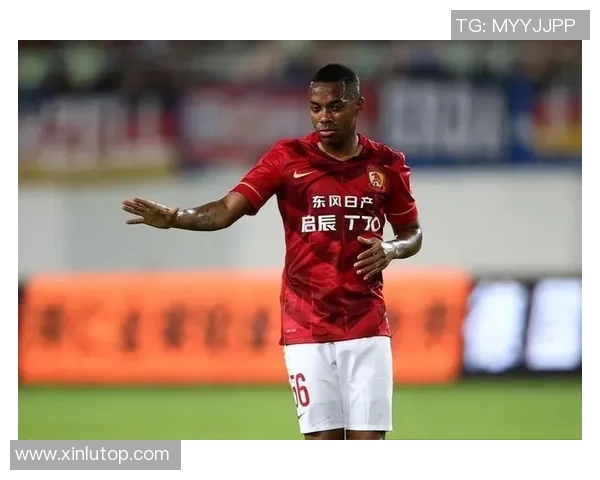 中国足球七大球星引领时代风潮 他们的传奇成就与影响力解析