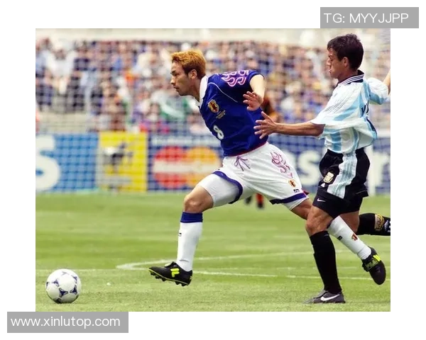 从绿茵传奇到精神偶像足球球星背后的奋斗与荣耀解读 从绿茵传奇到精神偶像足球球星背后的奋斗与荣耀解读